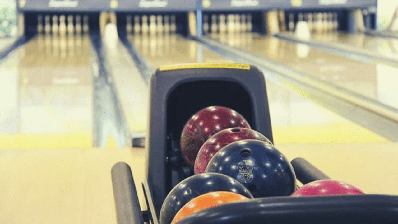 The Benefits of Joining a Bowling League-Community, Competition, and Fun